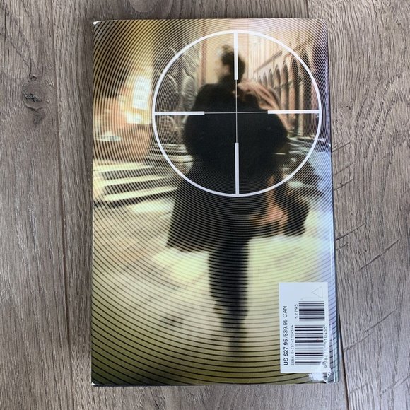 John Grisham Books Lot of 3 - Hardcover Broker, Summons, King Of Torts - Picture 10 of 14